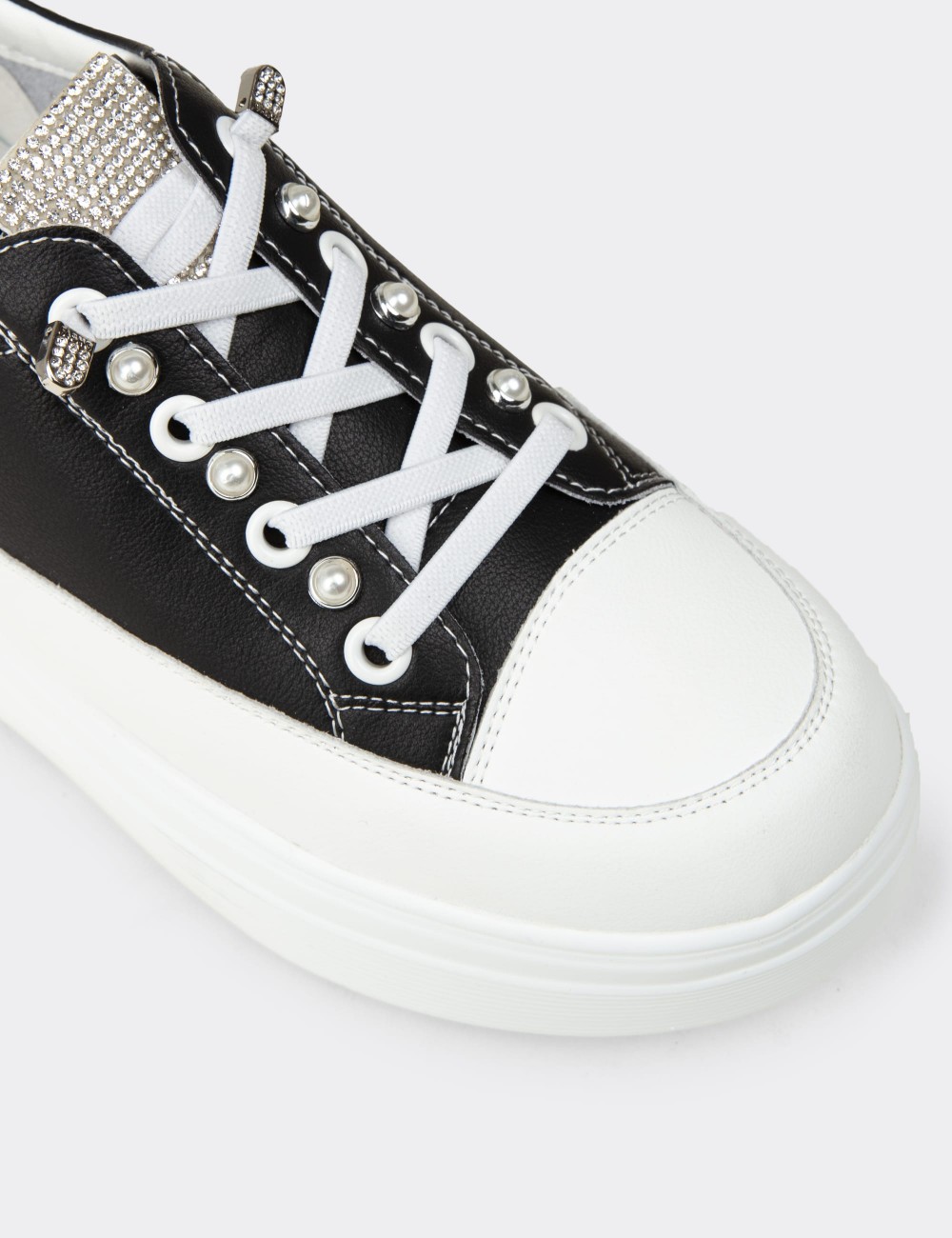 Women's Black Hidden Wedge Sneakers - K0120ZSYHC01