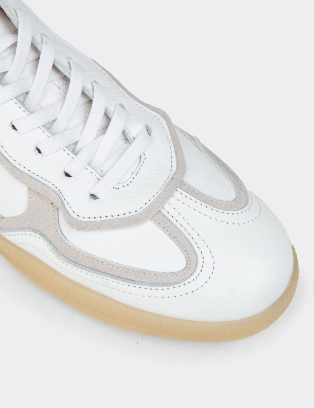 Women's Minimalist White Leather Sneakers - R2601ZBYZC01