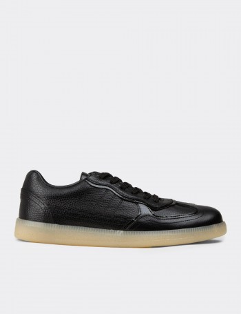 Women's Black Leather Minimalist Sneakers