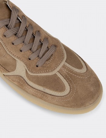 Women's Sandstone Suede Leather Minimalist Sneakers