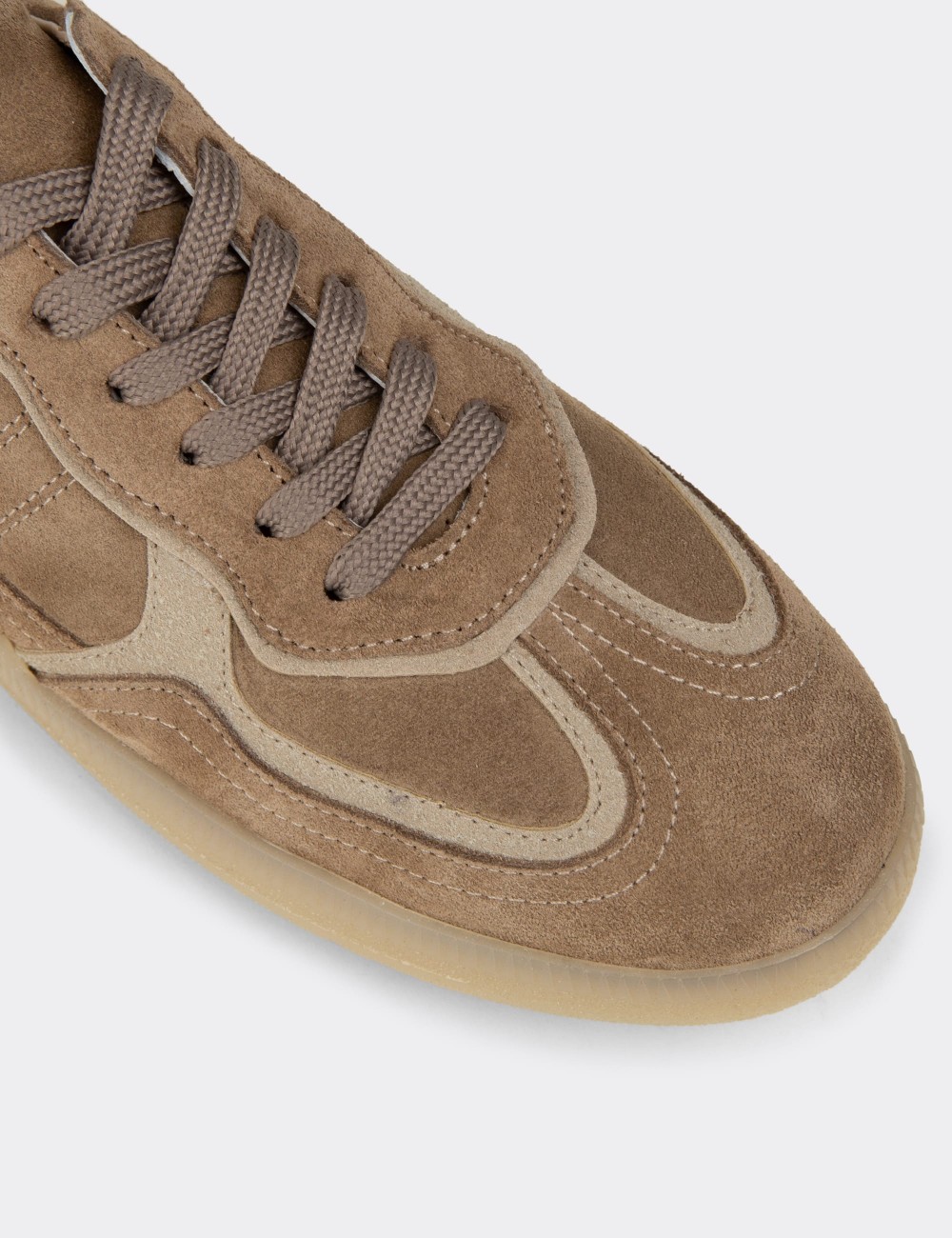 Women's Sandstone Suede Leather Minimalist Sneakers - R2601ZVZNC01