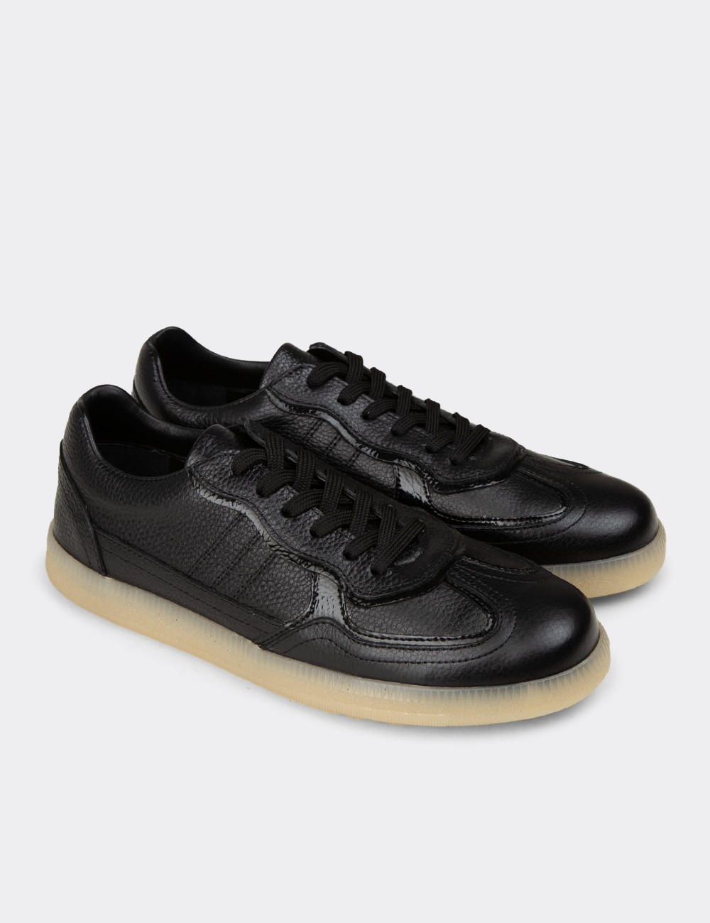 Women's Black Leather Minimalist Sneakers - R2601ZSYHC01