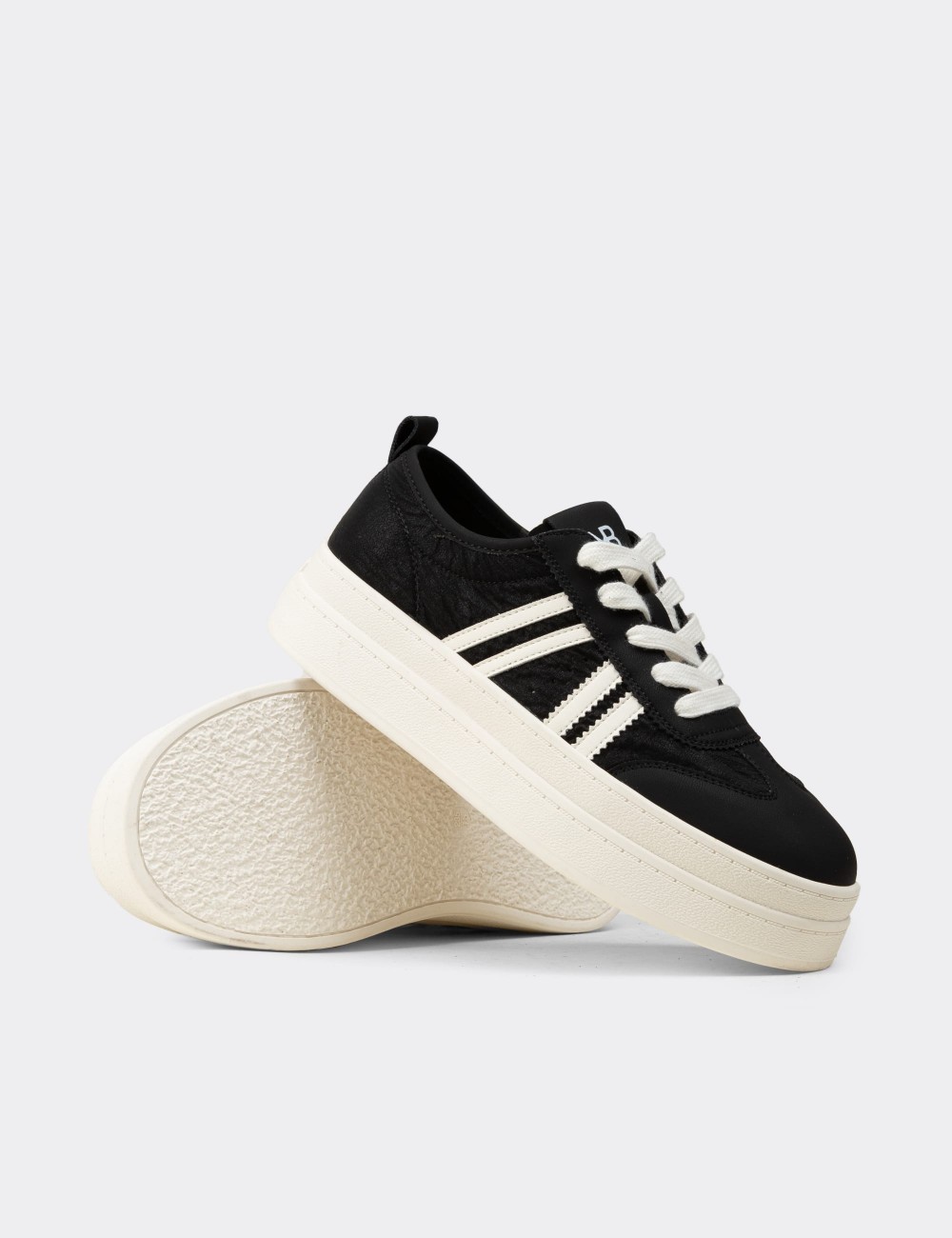 Women's Black Platform Sneakers - K1062ZSYHC01
