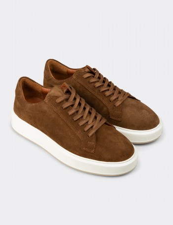 Men's Tan Suede Athletic Shoes