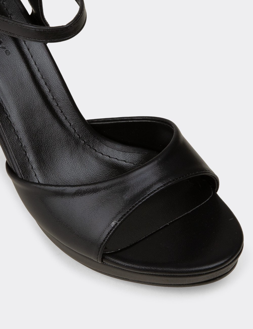 Women's Black Platform Heeled Ankle Strap Sandals - K1301ZSYHC01