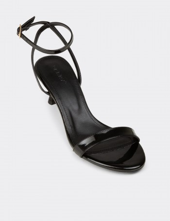 Women's Black Simple Strappy Heeled Sandals - K7110ZSYHM03