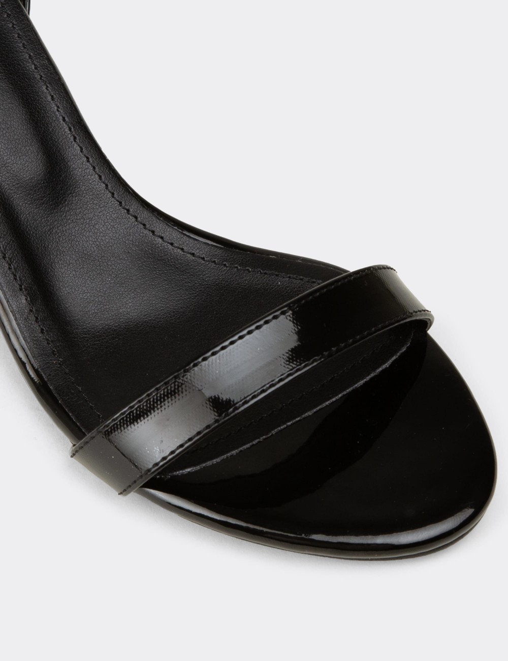 Women's Black Simple Strappy Heeled Sandals - K7110ZSYHM03
