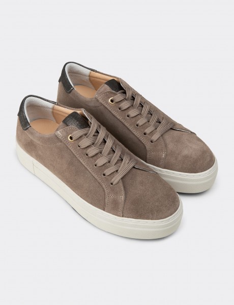 Women's Sandstone Suede Leather Sneakers