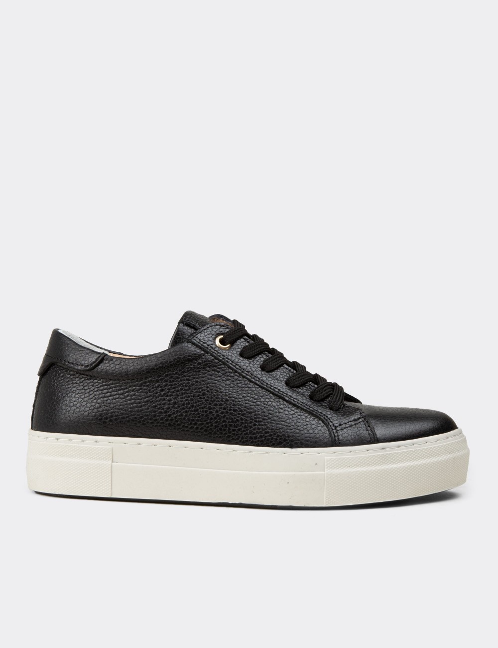 Women's Black Leather Sneakers - R2571ZSYHC01