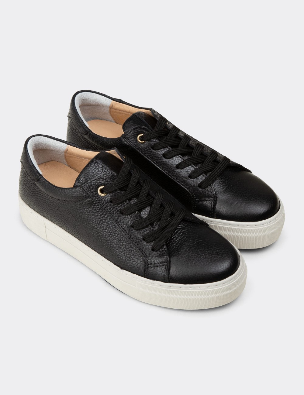 Women's Black Leather Sneakers - R2571ZSYHC01