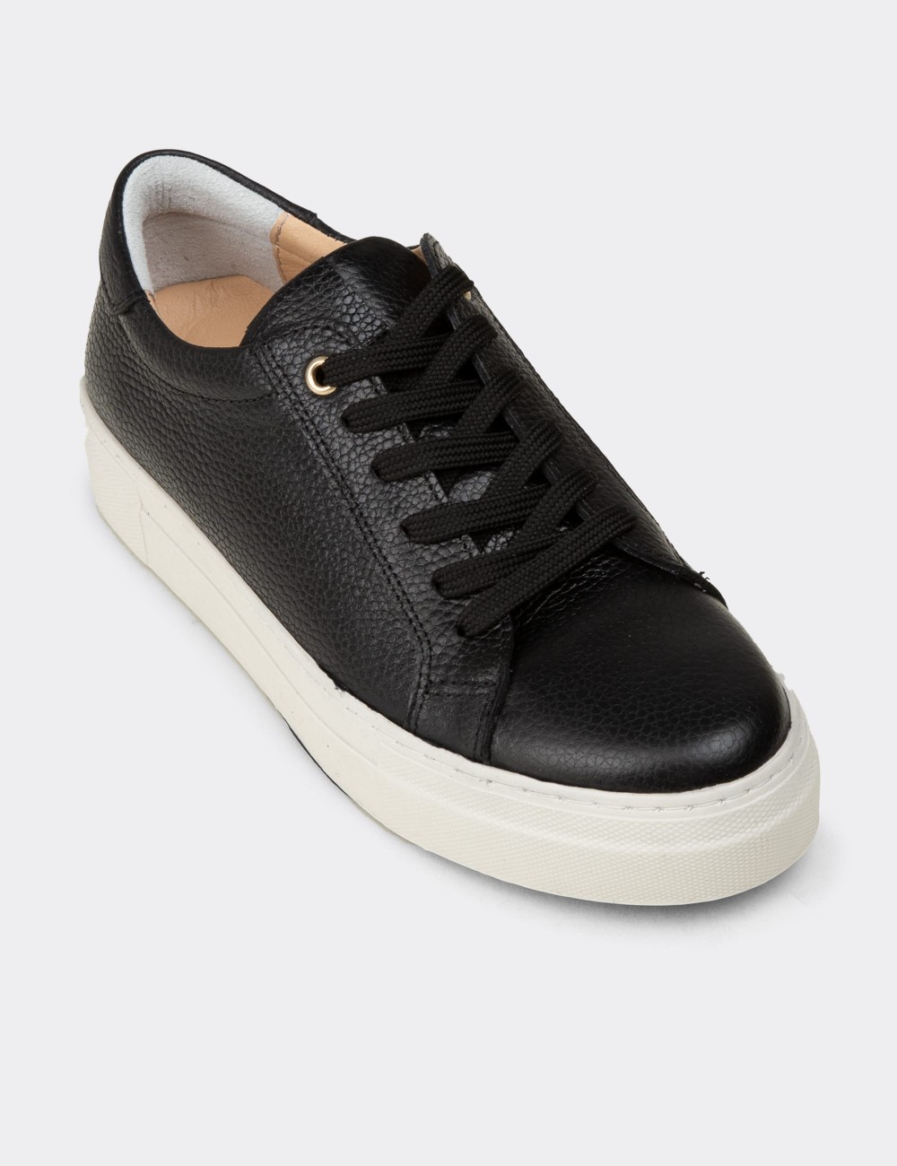 Women's Black Leather Sneakers - R2571ZSYHC01