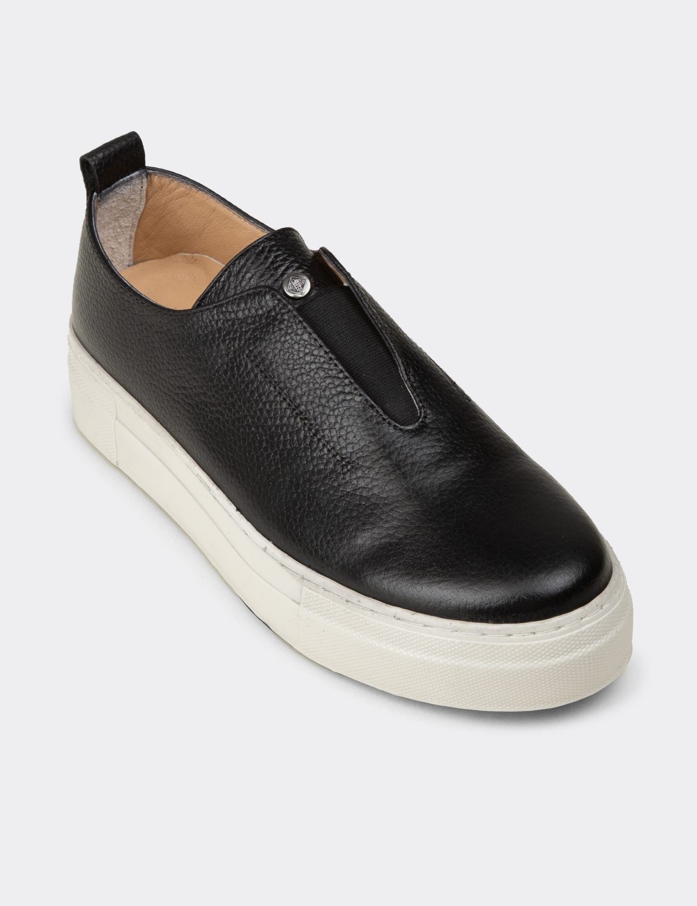 Women's Black Leather Sneakers - R2233ZSYHC02