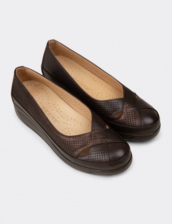 Women's Brown Leather Comfortable Wedge Flats - N1051ZKHVC01
