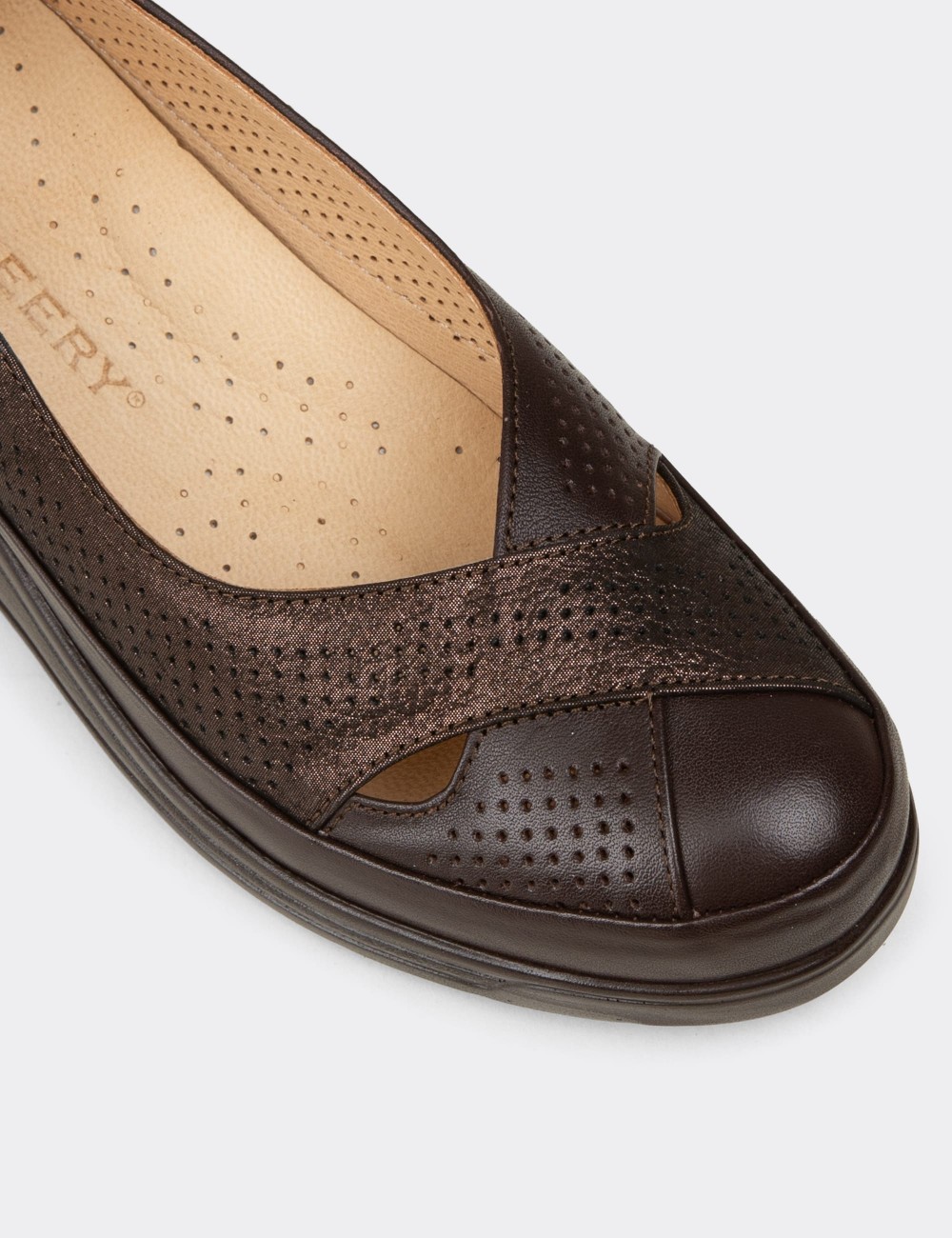 Women's Brown Leather Comfortable Wedge Flats - N1051ZKHVC01