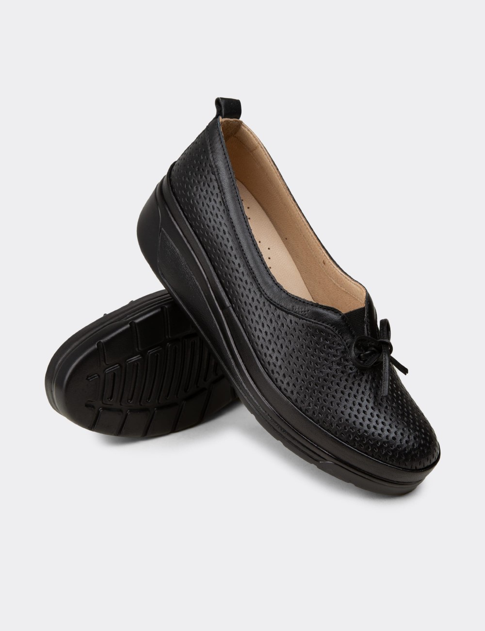 Women's Black Leather Wedge Slip-On - N3711ZSYHC01