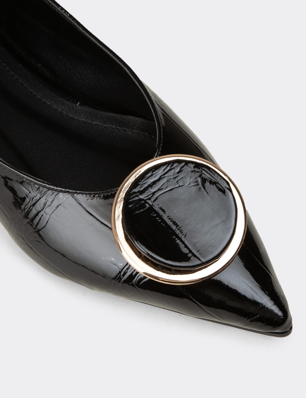 Women's Black Pointed Toe Flats with Buckle Detail - RD923ZSYHM01