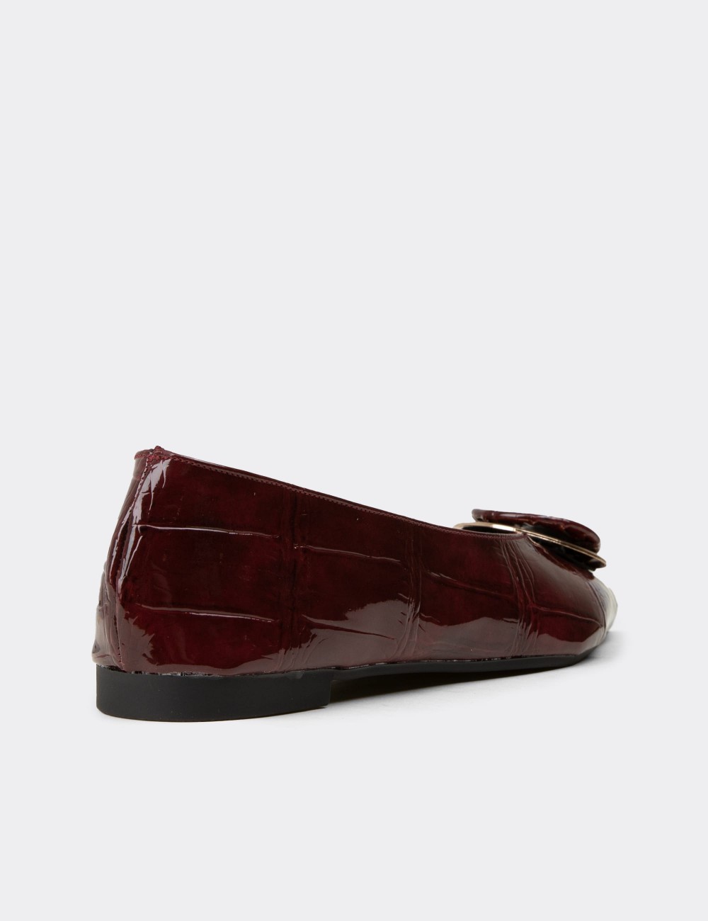 Women's Burgundy Pointed Toe Buckled Flats - RD923ZBRDM01