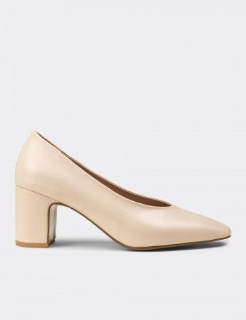 Women's Beige Pumps