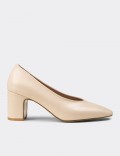 Women's Beige Pumps