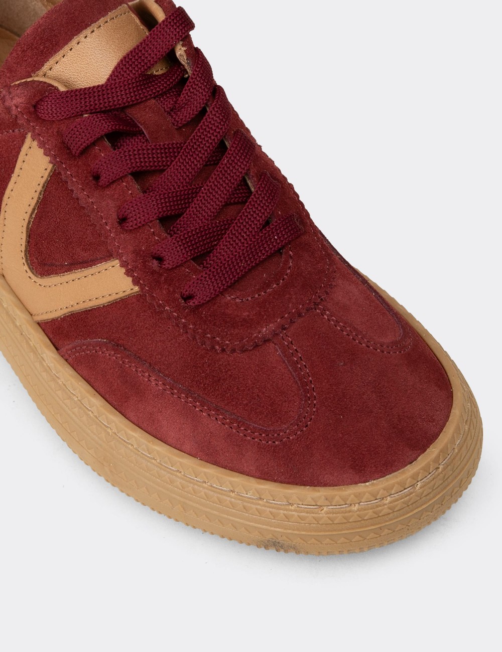 Women's Burgundy Suede Sneakers - N0170ZBRDC01