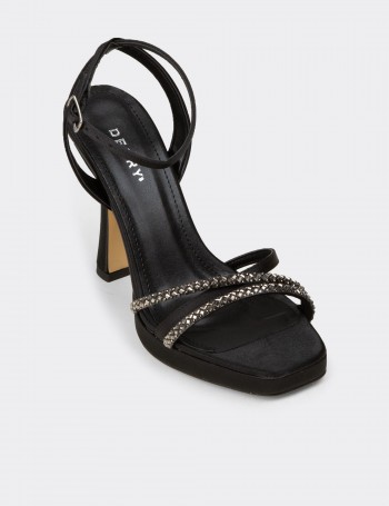 Women's Black Stone-Embellished Heels - SM125ZSYHM01