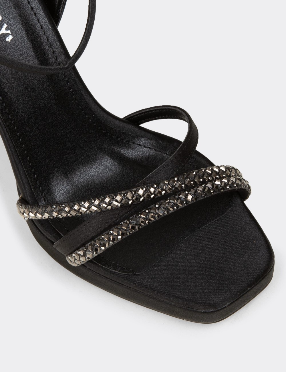 Women's Black Stone-Embellished Heels - SM125ZSYHM01