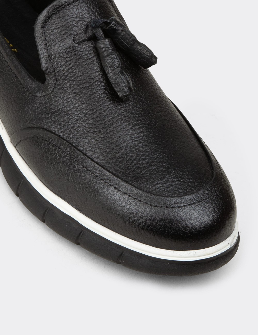 Men's Black Leather Tassel Loafers - 02048MSYHE02
