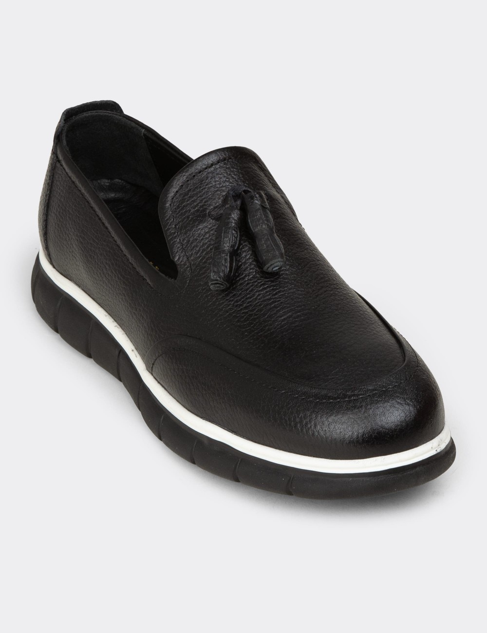 Men's Black Leather Tassel Loafers - 02048MSYHE02