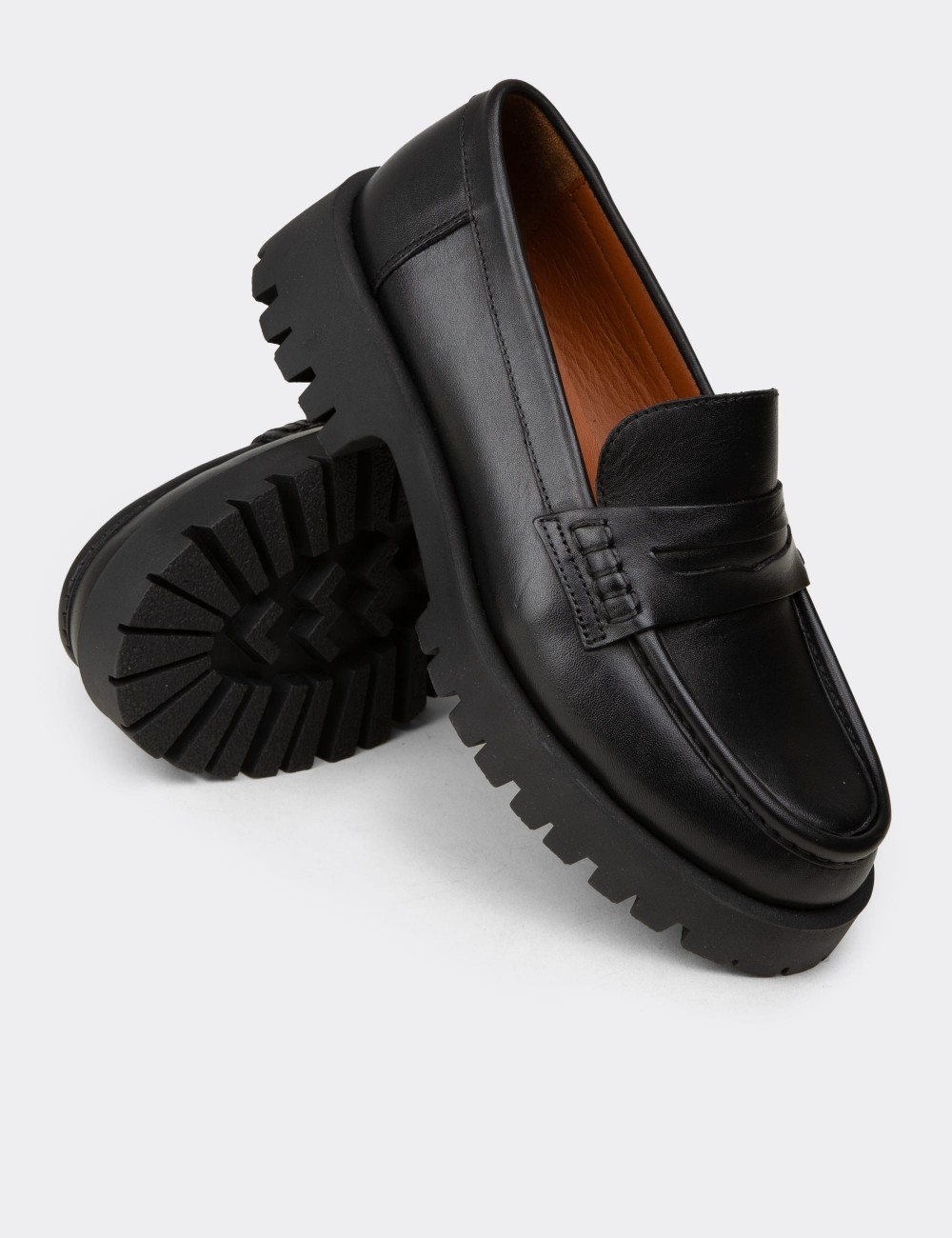 Women's Black Leather Loafers with Tassels - 02034ZSYHC02