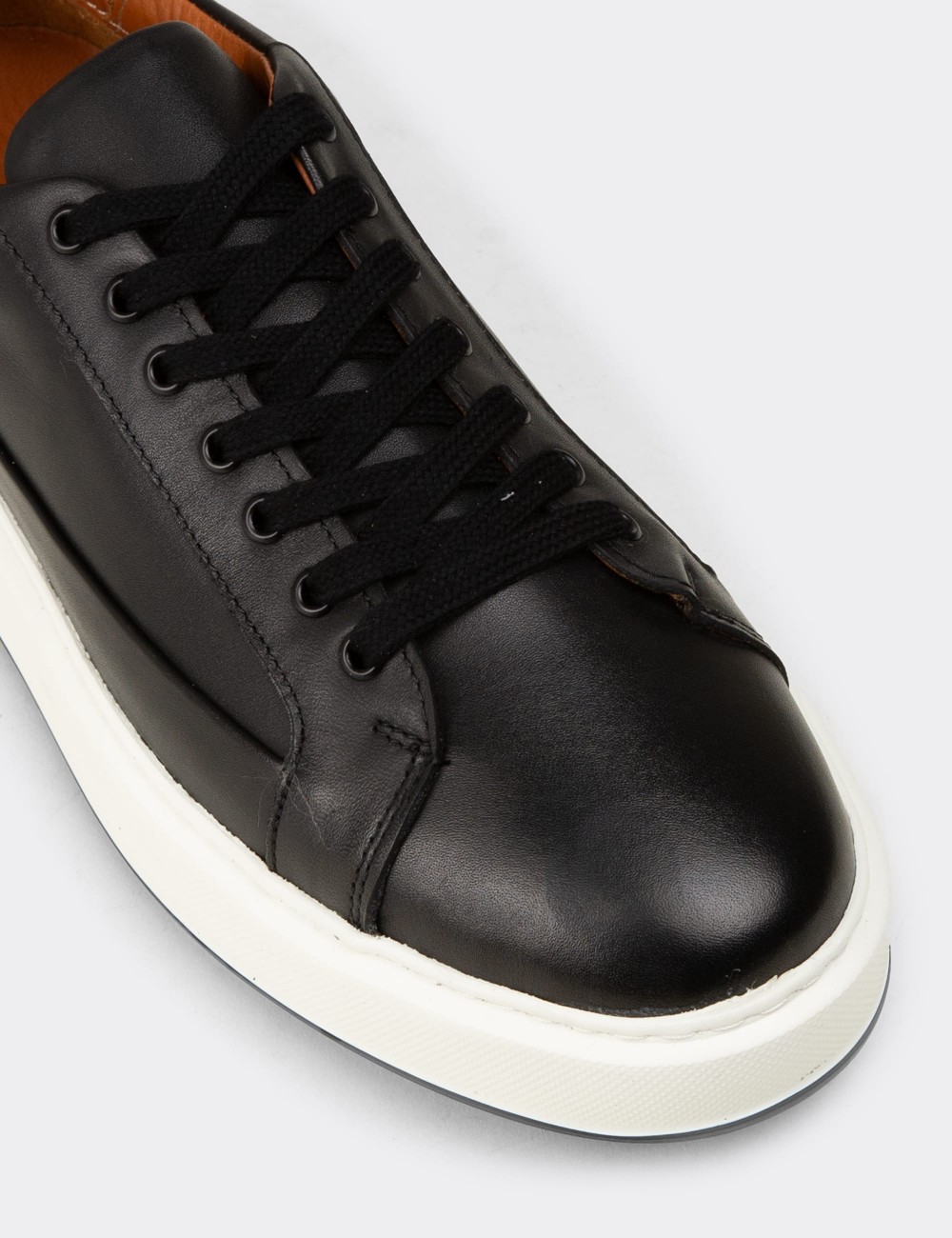 Men's Black Leather Sneakers - E4482MSYHC01