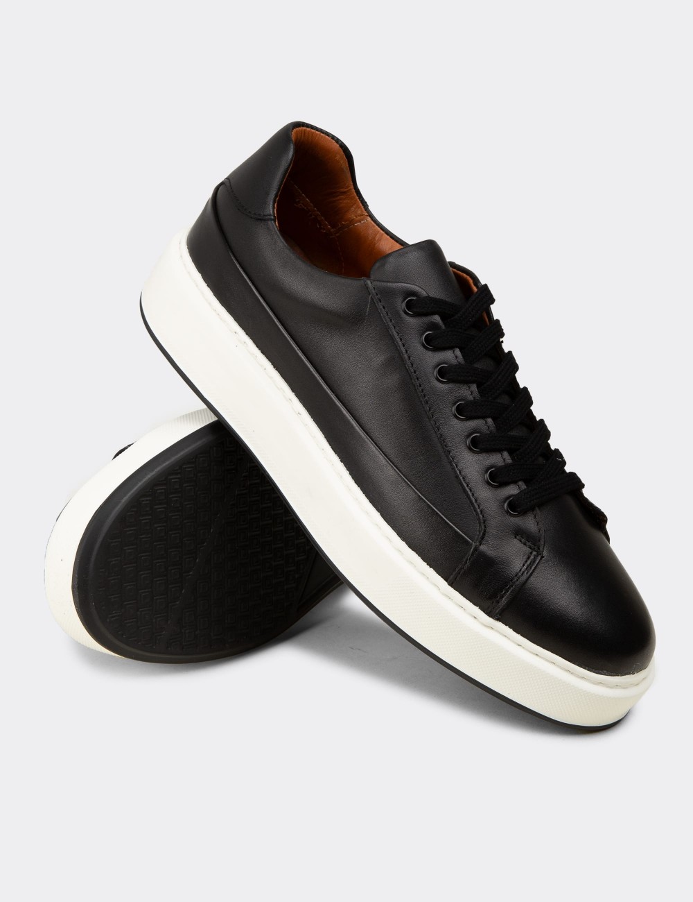 Men's Black Leather Sneakers - E4482MSYHC01