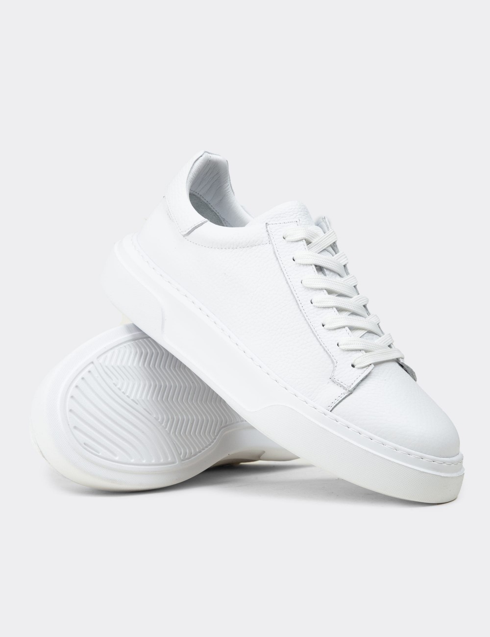 Men's White Leather Sneakers - 04651MBYZE01