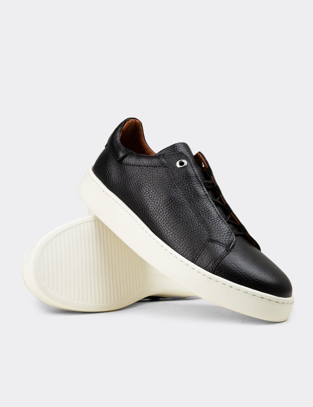 Men's Black Leather Sneakers - 04444MSYHE02