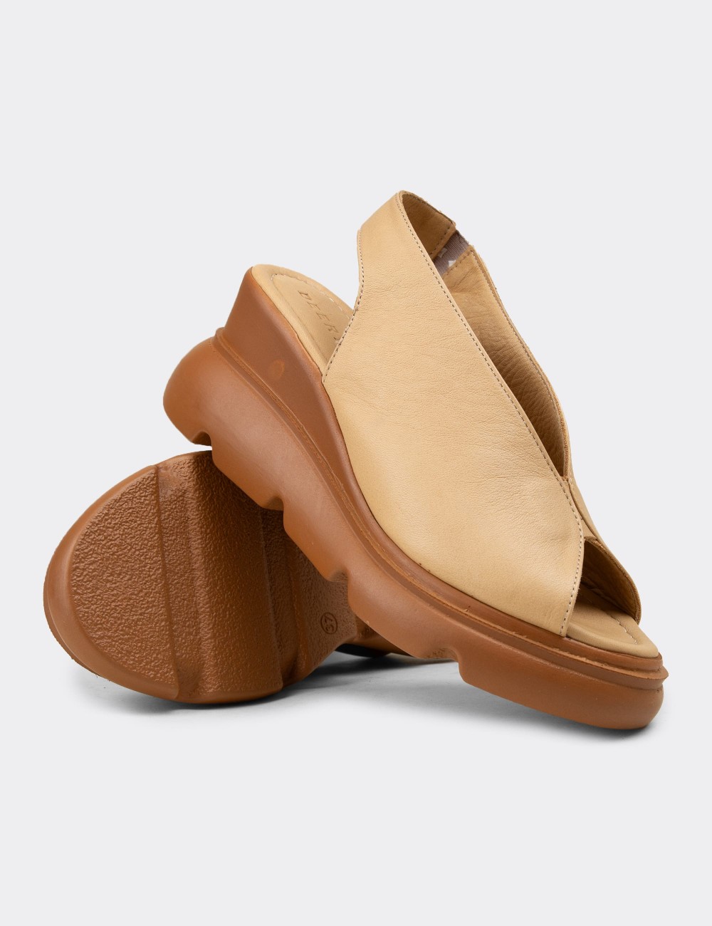 Women's Beige Leather Sandals - Z7672ZBEJP01
