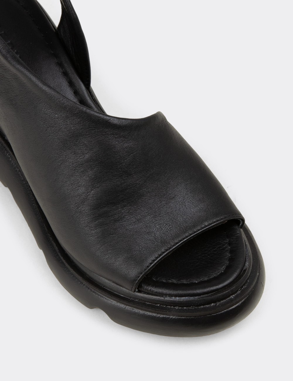 Women's Black Leather Sandals - Z7712ZSYHP01