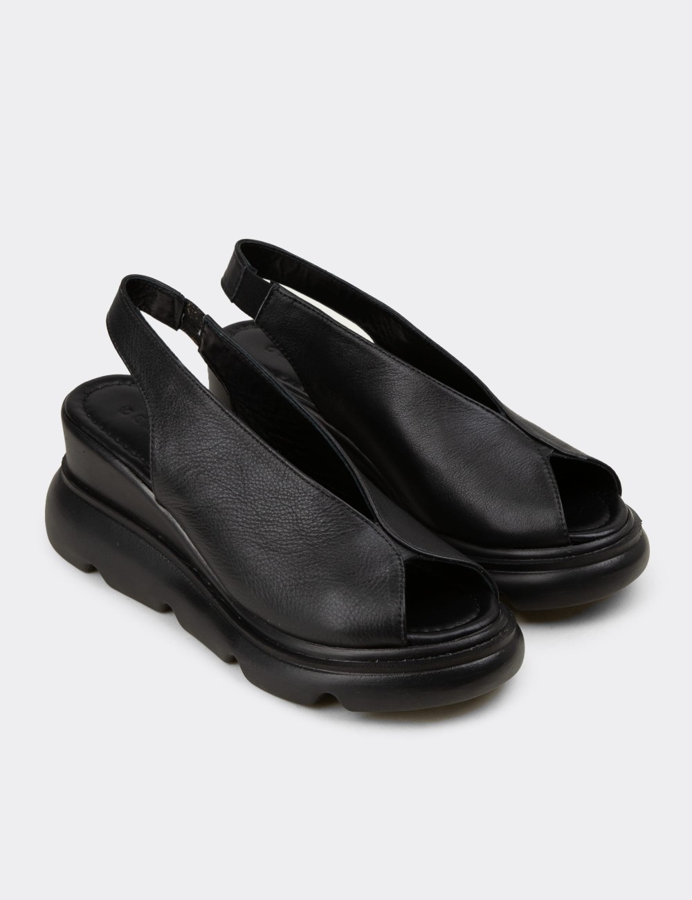 Women's Black Leather Sandals - Z7672ZSYHP01