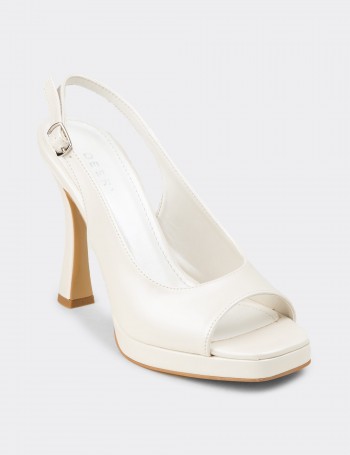 Women's Gold Platform Heel for Evening Wear
