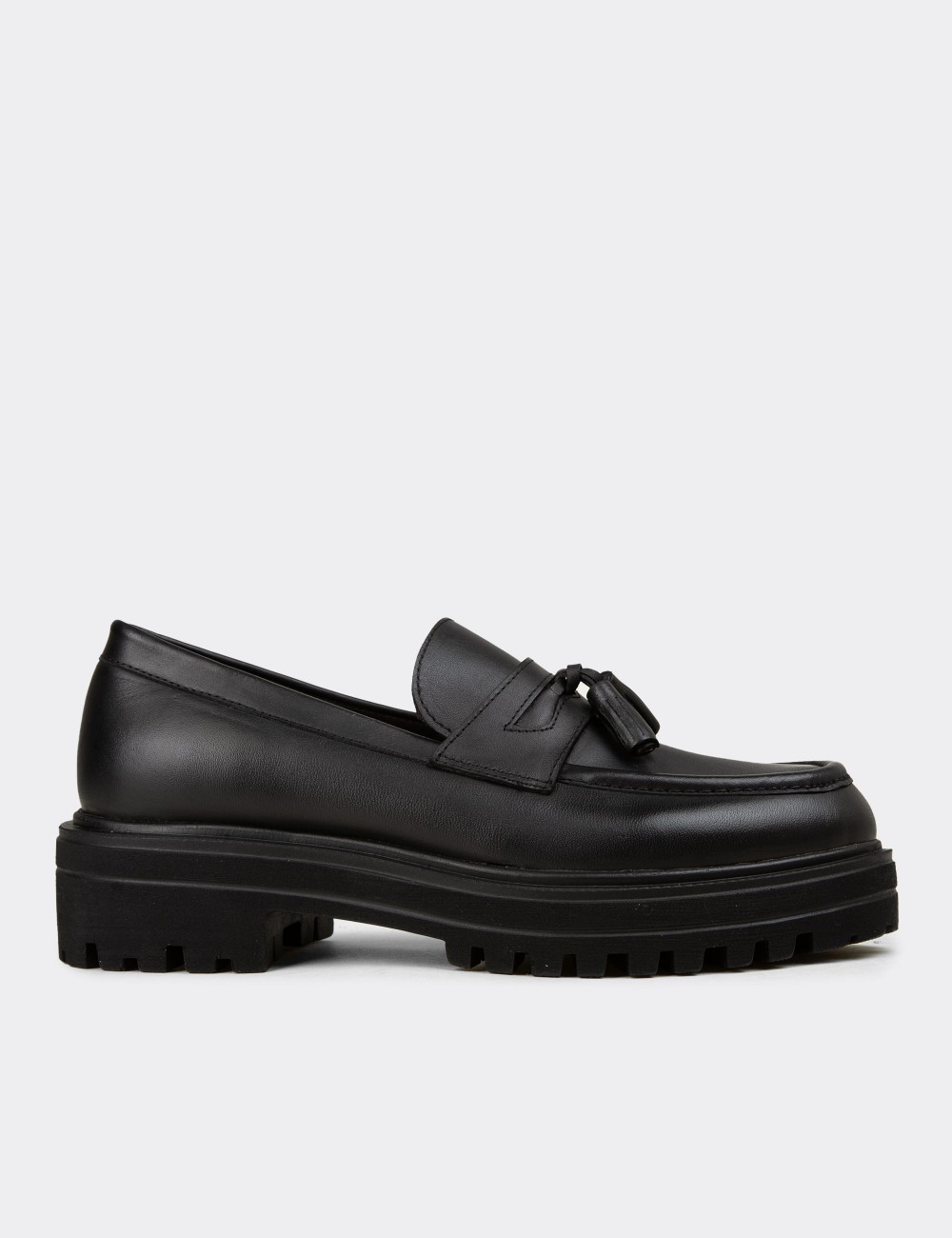 Women's Black Leather Loafers with Tassels - 02020ZSYHE03
