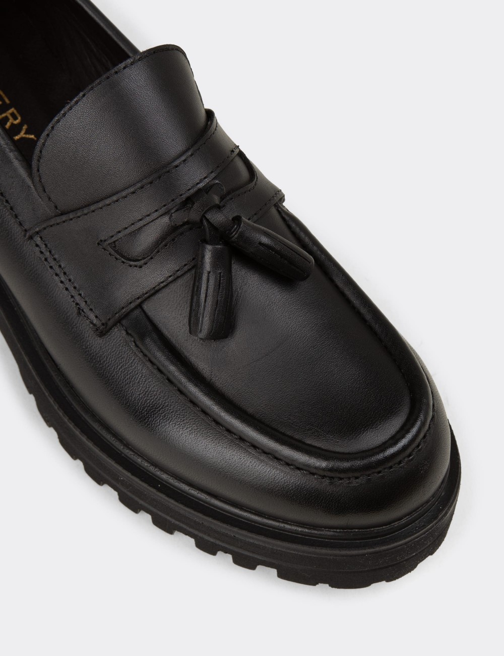 Women's Black Leather Loafers with Tassels - 02020ZSYHE03