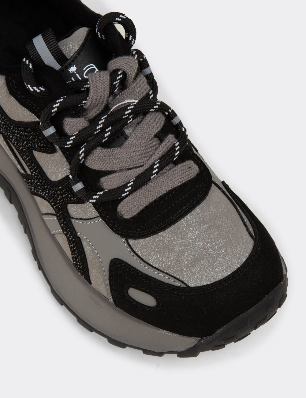Women's Gray Sneakers - 26K31ZGRIC01