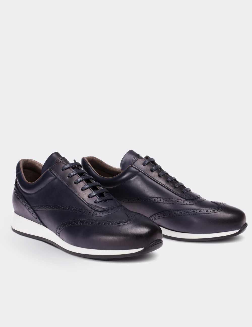 Navy  Leather  Sneakers - 00750MLCVT01