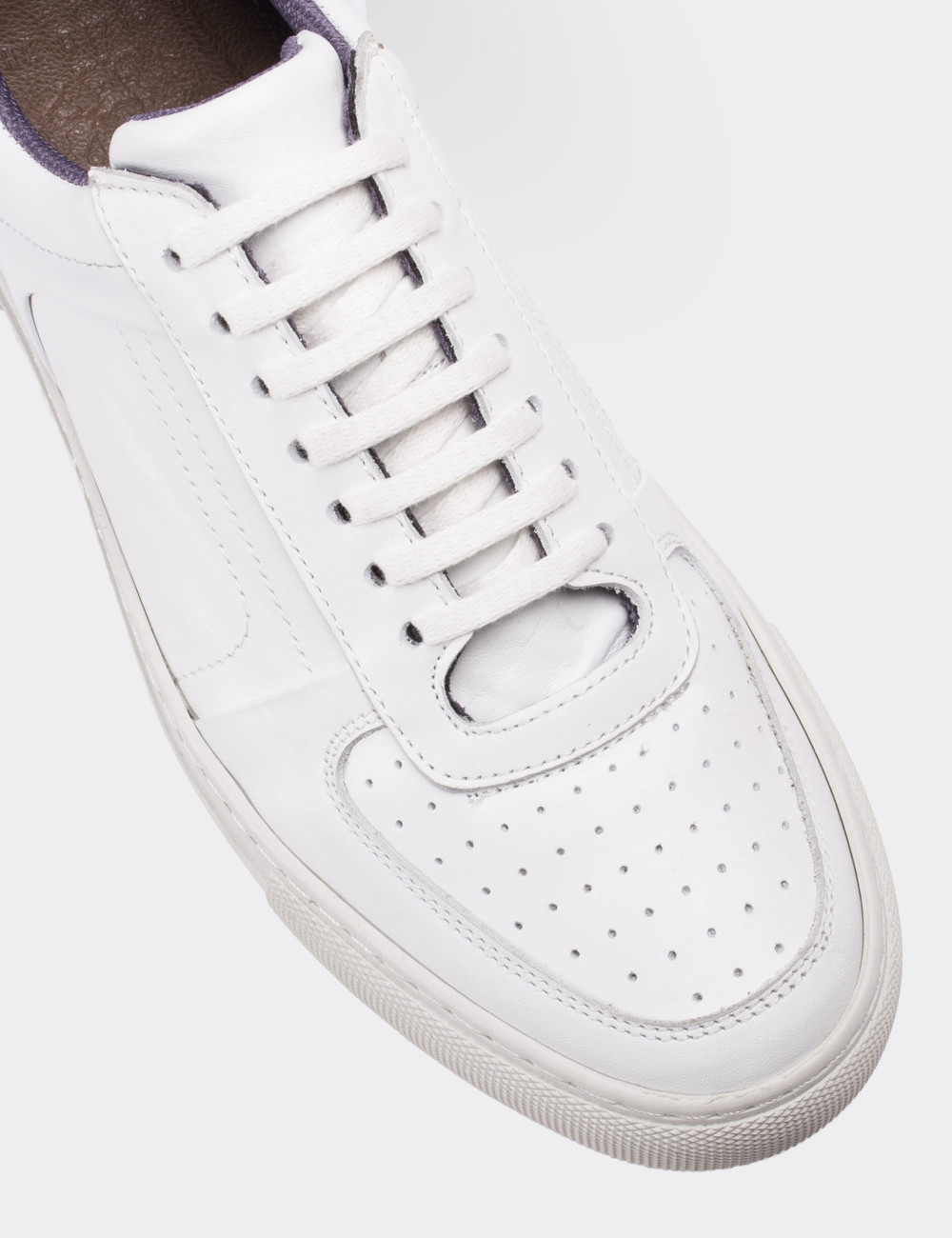 White  Leather Sneakers - 01716MBYZC01
