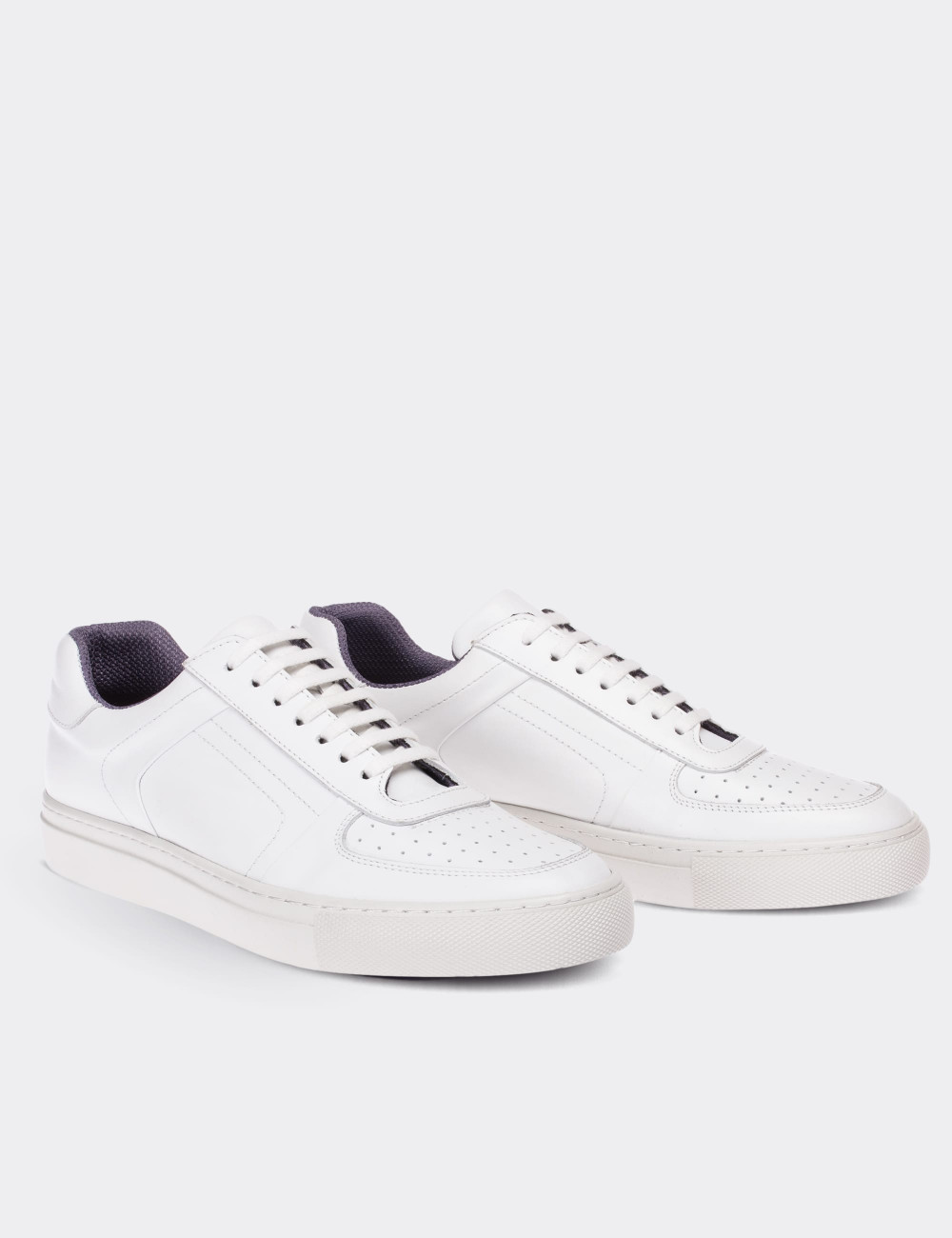 White  Leather Sneakers - 01716MBYZC01