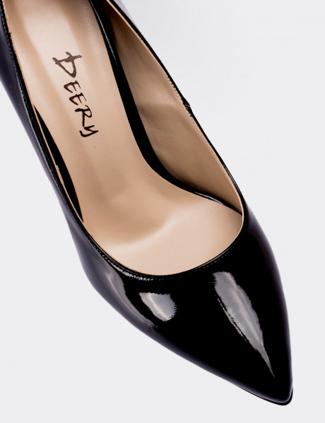 Black Patent Leather Pump