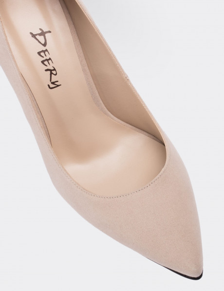 Beige Suede Pump