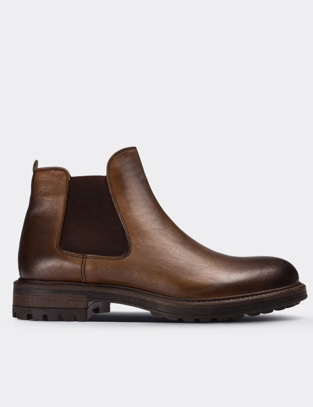 Tan Calfskin Leather Vintage Chelsea Boots - Deery