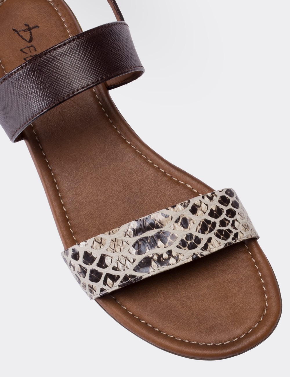Beige  Leather  Sandals - 02120ZBEJC01