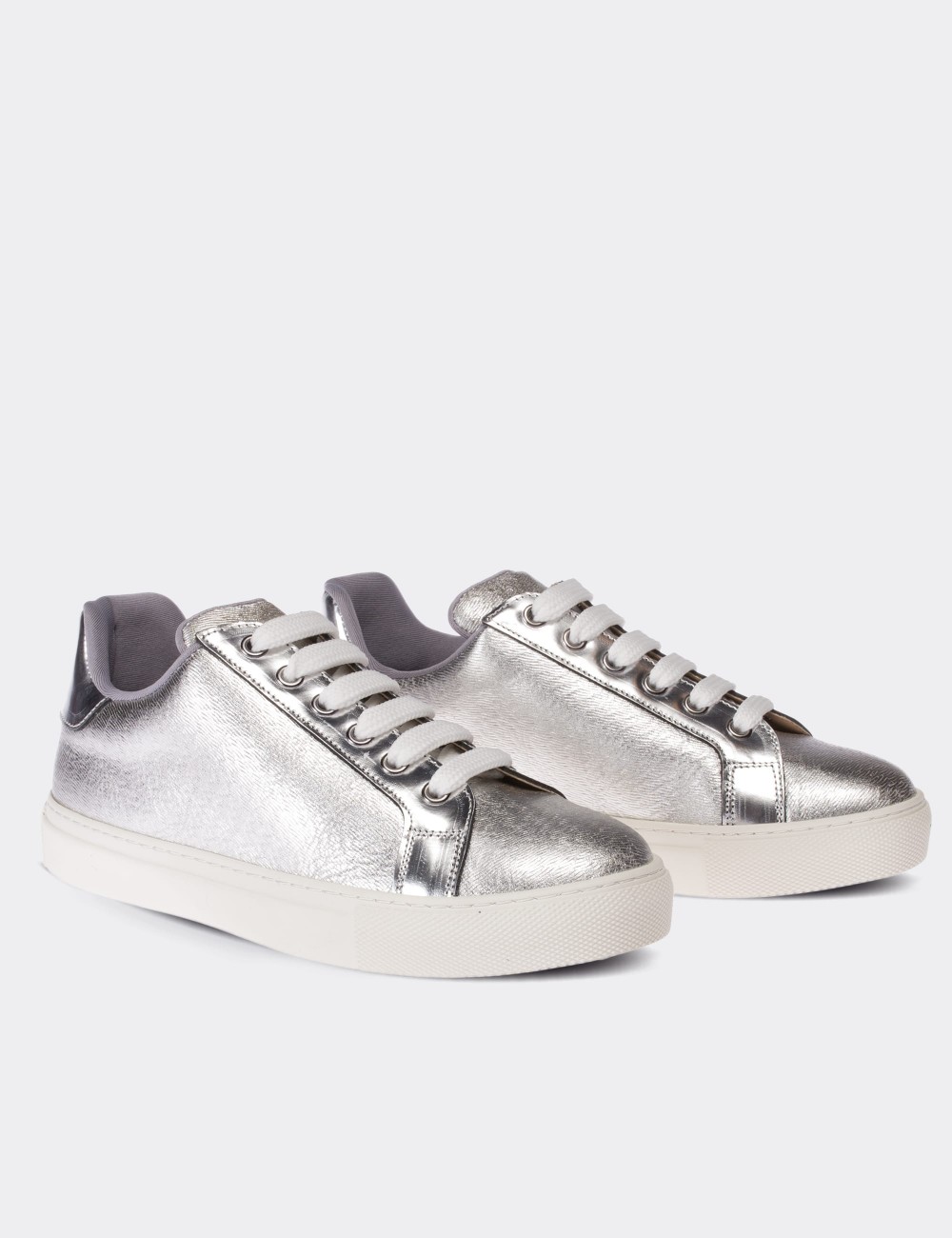 Silver Leather Sneakers - Deery