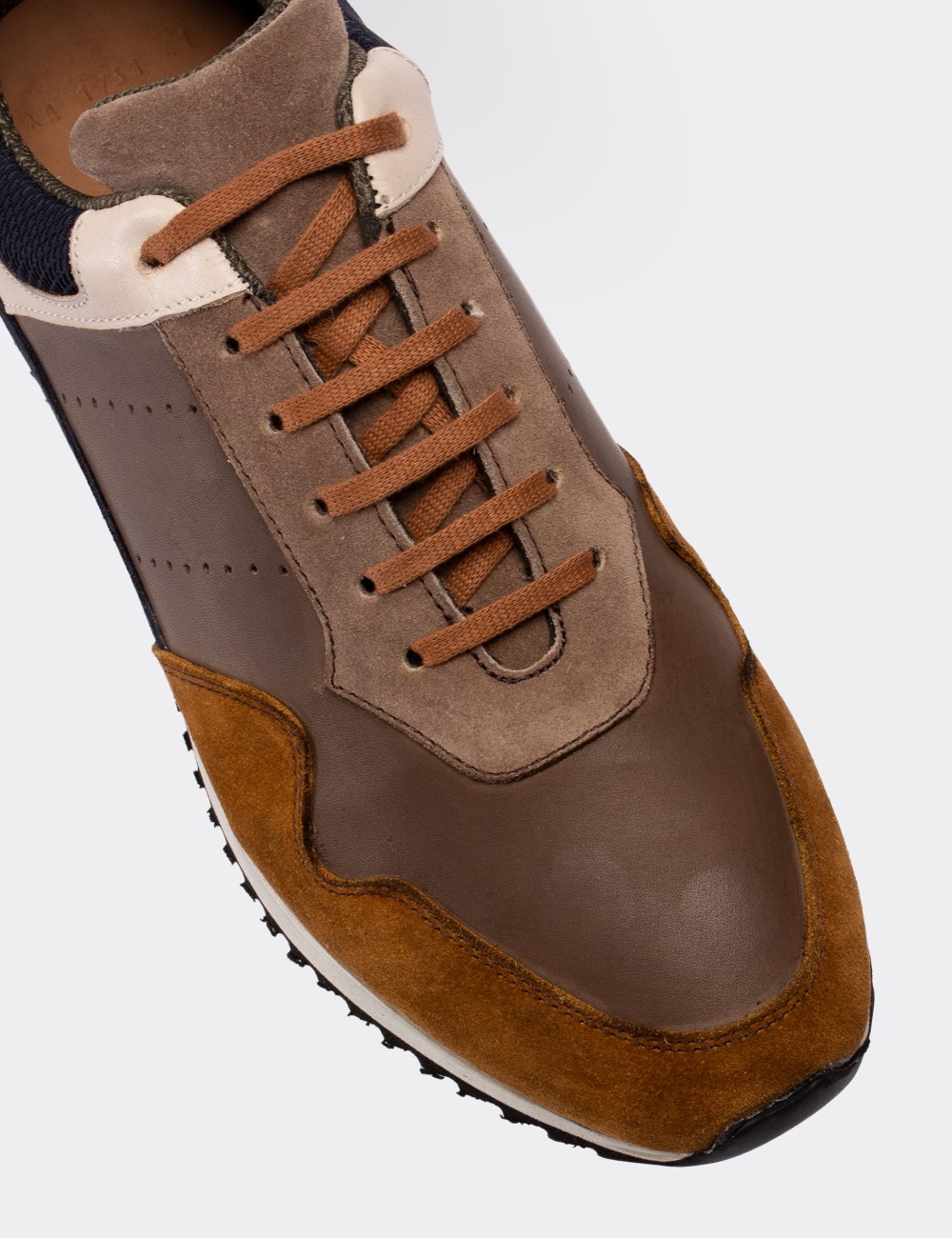 Brown  Leather  Sneakers - 01731MKHVT02