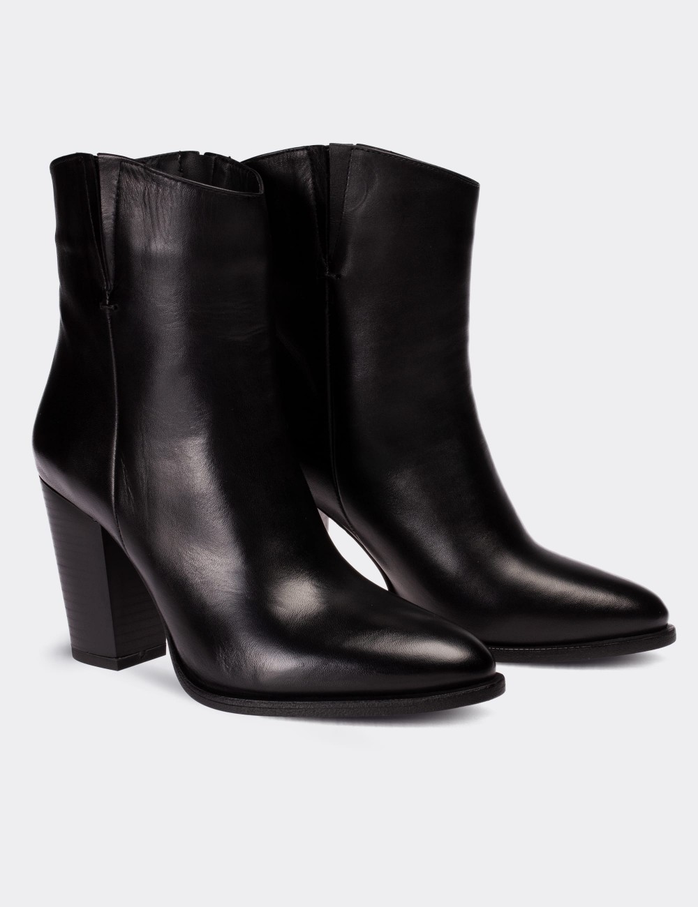Black  Leather  Boots - E4452ZSYHC01
